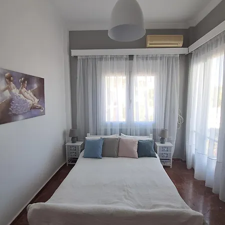 Lejlighed Adriani Apts