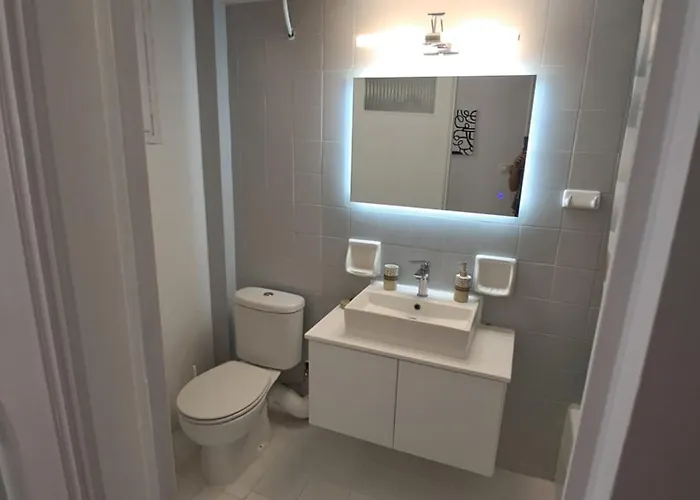 Adriani Apts 아파트